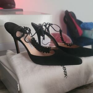 Manolo Blahnik 38 (7.5)